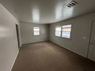Main picture of 2437 N Estelle St