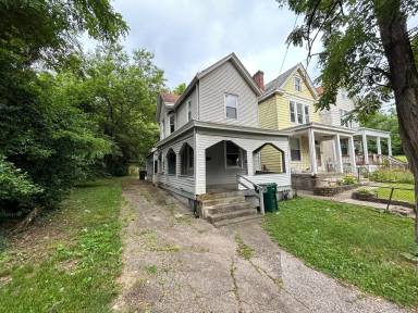 Main picture of 3065 Moosewood Ave