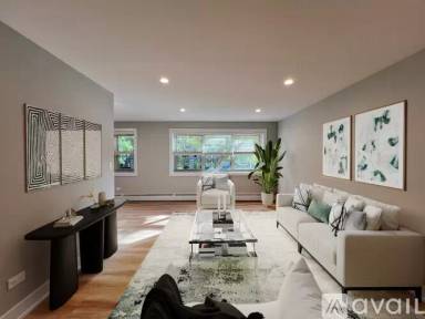 Main picture of 530 W Aldine Ave