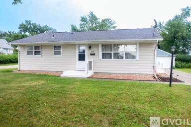 Main picture of 802 40th St SE