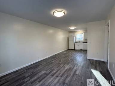 Main picture of 2301 Lakeland Dr