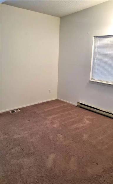 Main picture of 1002 E Broad Ave