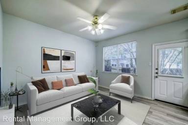 Main picture of 39 Blue Creek Pl