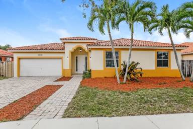 Main picture of 20370 SW 129th Pl