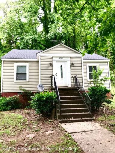 Main picture of 1313 Seminole Dr