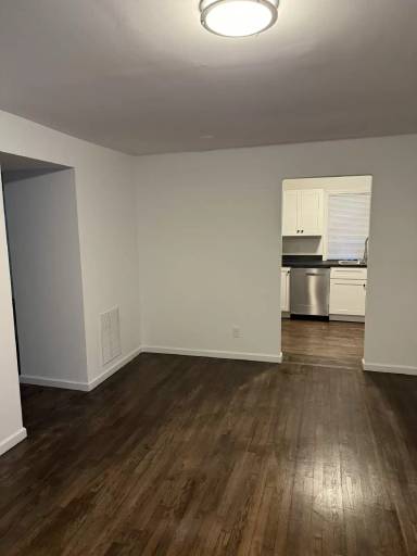 Main picture of 1610 Line Cir