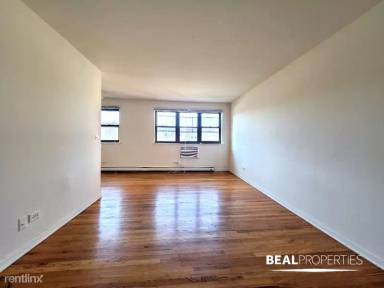 Main picture of 530 W Aldine Ave