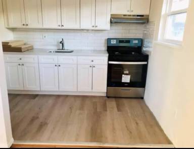 Main picture of 92 Contant Ave