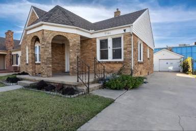Main picture of 2321 N Youngs Blvd