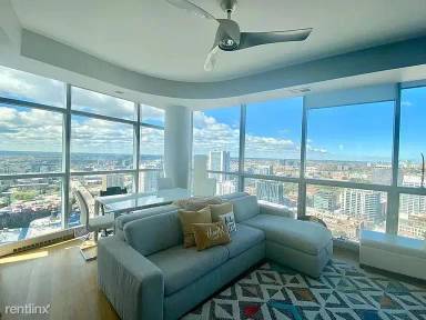 Main picture of Silver Tower