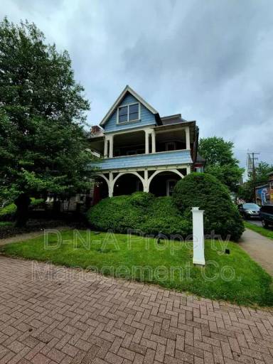 Main picture of 800 Main St