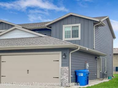 Main picture of 2208 S Ronsiek Ave