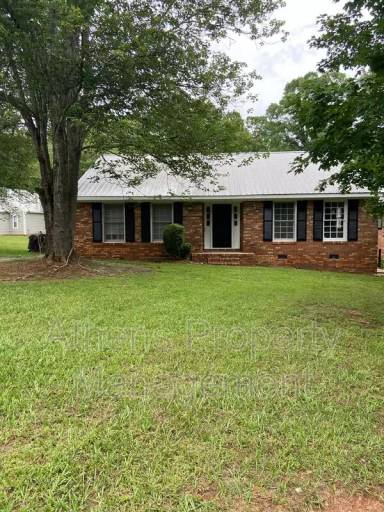 Main picture of 115 Jockey Club Dr