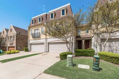 Main picture of 321 Metropolitan Dr