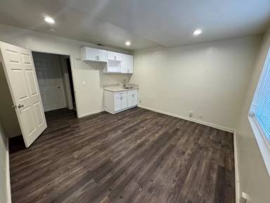 Main picture of 13516 Utica St