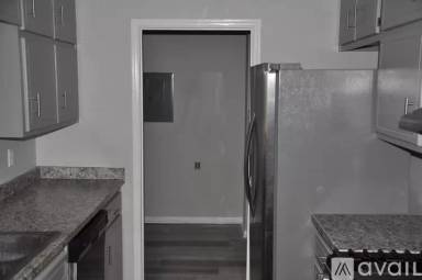 Main picture of 102 Ridgeview Ct