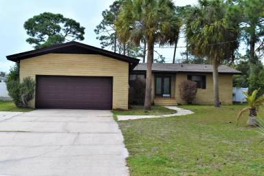Main picture of 105 Greenwood Dr