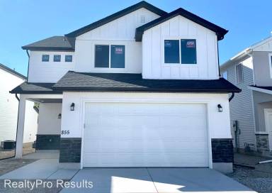 Main picture of 866 W Wellington Ave