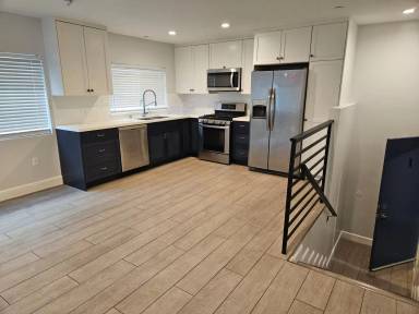 Main picture of 6032 Romaine St