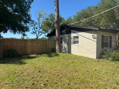 Main picture of 8448 Old Plank Rd