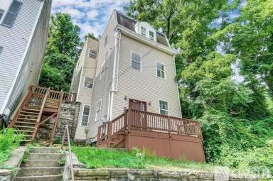 Main picture of 611 Tafel St