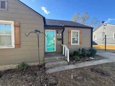 Main picture of 4342 E 5th St