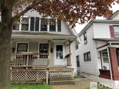 Main picture of 825 Carlisle Ave