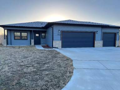 Main picture of 5502 S Victoria St