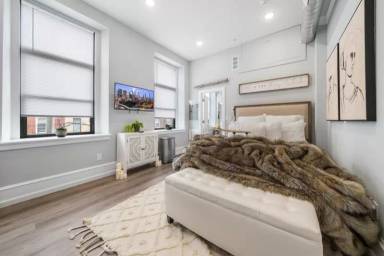 Main picture of 2922 Dickinson St