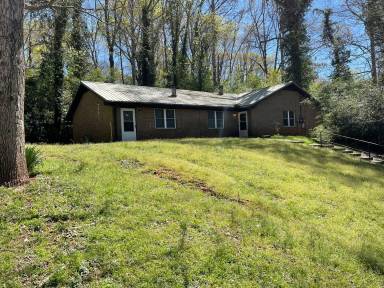 Main picture of 322 Edgewood Dr