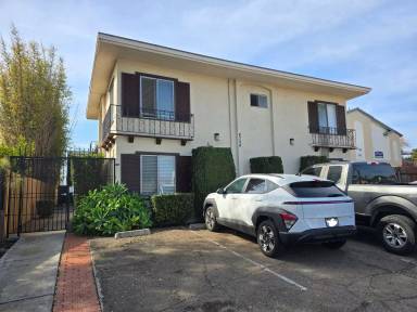 Main picture of 813 N 6th St