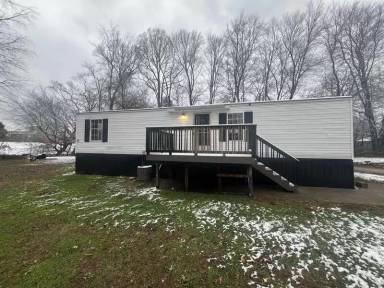 Main picture of 61 Riddle Mobile Home Park