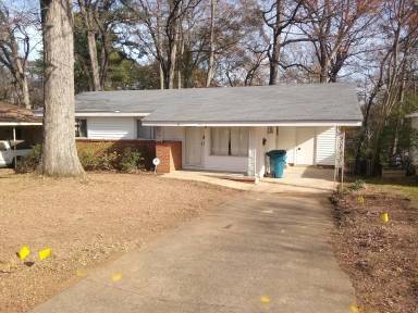 Main picture of 17 Monica Dr