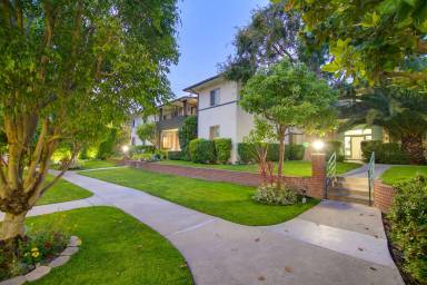 Main picture of 3143 Overland Ave