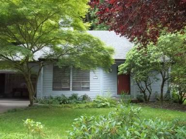Main picture of 1320 Oak Ter
