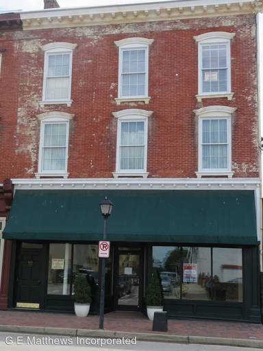 Main picture of 100 N Sycamore St