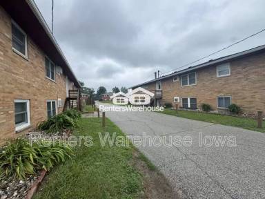 Main picture of 110 NW College Ave