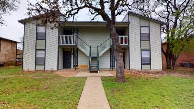 Main picture of 2404 Bosque Dr