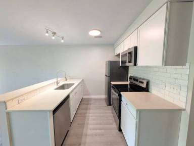 Main picture of 3065 Huntleigh Dr