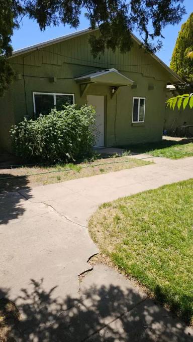 Main picture of 150 S Railroad Ave