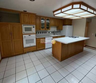 Main picture of 12131 S Mill Ridge Rd