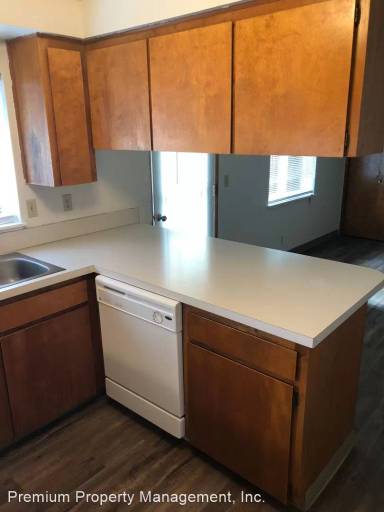 Main picture of 6986 Fenwick Ct N