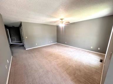Main picture of 1404 Valleywood Dr