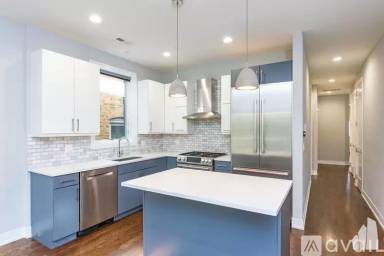 Main picture of 1036 N Paulina St