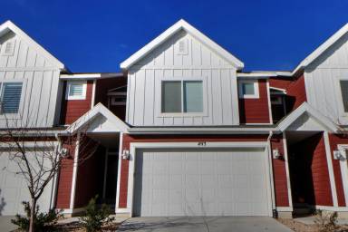Main picture of 432 S Fox Chase Ln