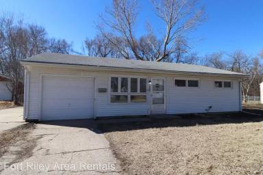 Main picture of 1440 W 11th St