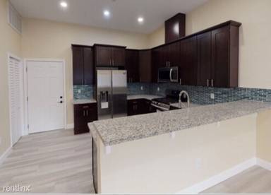 Main picture of Pacific Heights Apartments