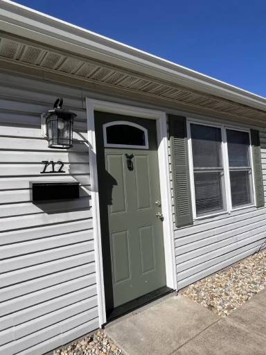 Main picture of 712 N Forest Ave