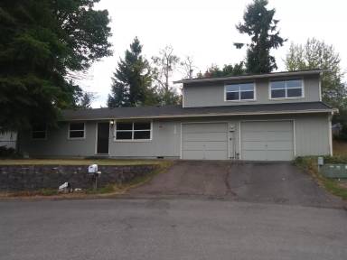 Main picture of 2345 Eisenhower Ave SE