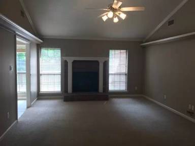 Main picture of 2030 N Hills Dr